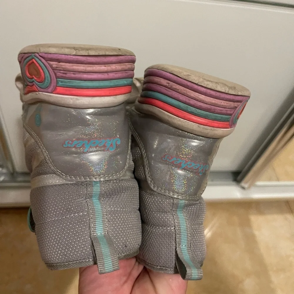 SKECHERS  Lights up Sweetheart Lights - Love to Shine Boots Girl's Size 2 Shoes